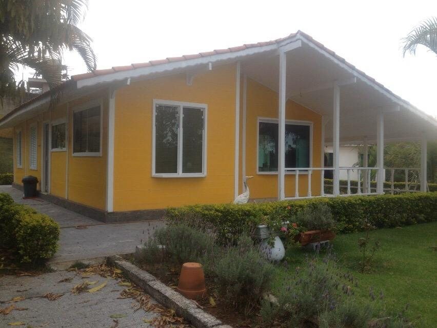 Casa modular com fachada em Plaviprint